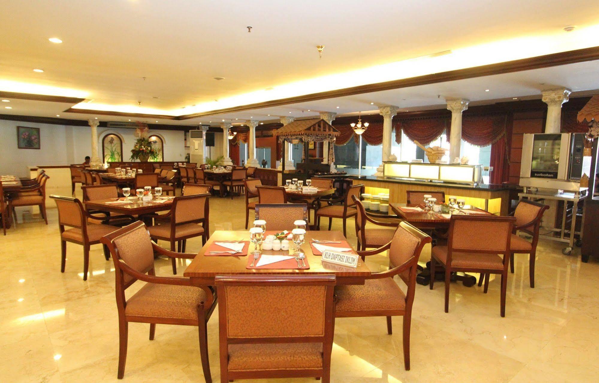Hotel Bidakara Jakarta Exterior photo